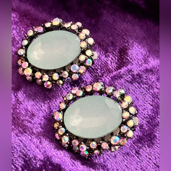 Clip On Earrings Blue Glass & Aurora Borealis Crystals Gun Metal Oval 1’ 3373 B - Picture 8 of 10